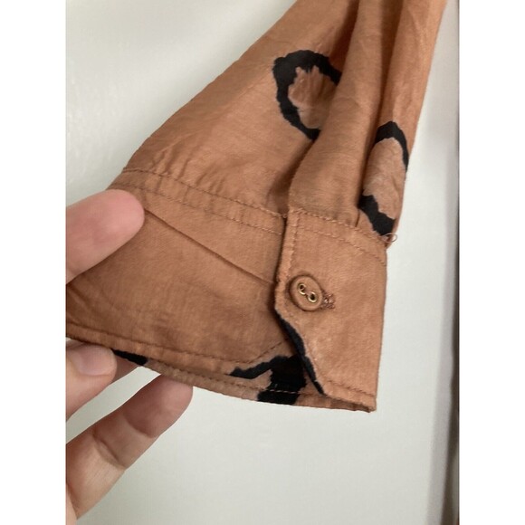 Norblack Norwhite Anthropologie Batik Wrap Blouse Top Brown Rust Rayon Size XS - Picture 9 of 14